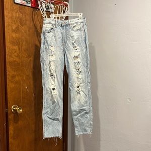 Hollister ultra high rise mom jean light wash